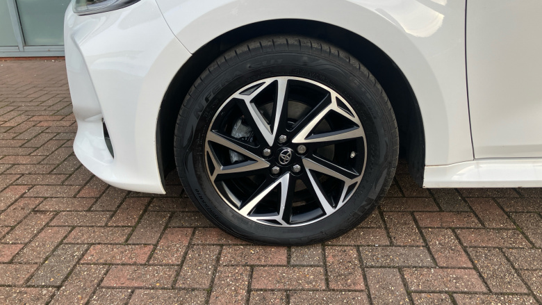 Toyota Yaris 1.5 Hybrid Design 5dr CVT Hybrid Hatchback